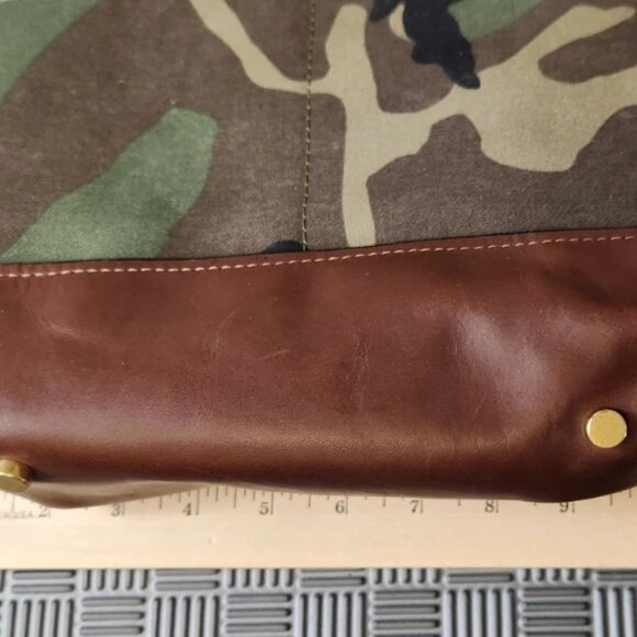 R. Riveter American Made Otto Camo Canvas Crossbody Handbag With Mini Coin Purse - Picture 4 of 16